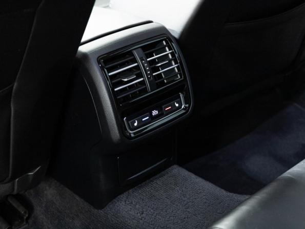 Volkswagen Passat B8 с пробегом 2017 года, цена 1 849 700 рублей, 181674 км, седан, Автокод Объявления