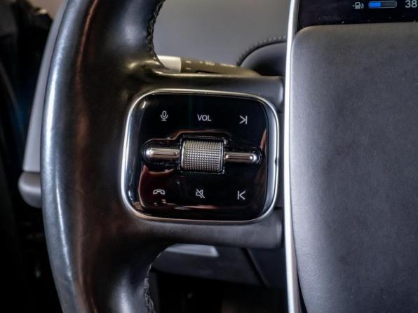 Li Auto (Lixiang) L9 I с пробегом 2024 года, цена 6 850 000 рублей, 76016 км, внедорожник, Автокод Объявления