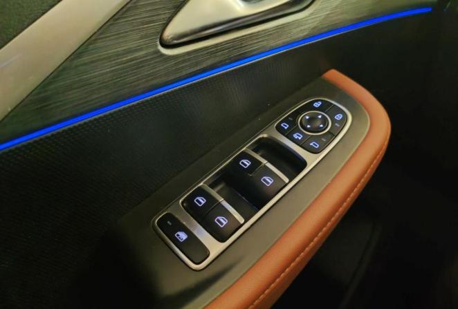 Omoda C5 I с пробегом 2022 года, цена 1 740 000 рублей, 32712 км, внедорожник, Автокод Объявления