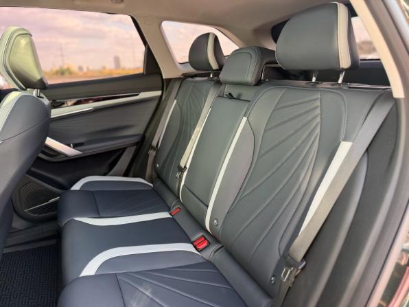 Geely Atlas II с пробегом 2023 года, цена 2 700 000 рублей, 53000 км, внедорожник, Автокод Объявления
