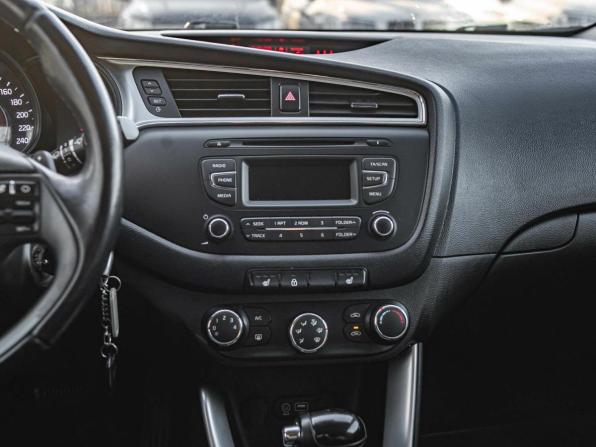 Kia Ceed II Рестайлинг с пробегом 2016 года, цена 1 210 000 рублей, 134857 км, хэтчбек, Автокод Объявления