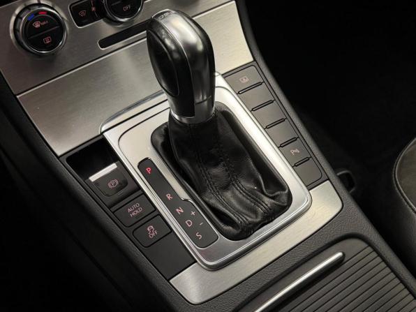 Volkswagen Passat B7 с пробегом 2011 года, цена 790 000 рублей, 178592 км, седан, Автокод Объявления