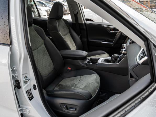 Toyota RAV4 V (XA50) с пробегом 2025 года, цена 3 990 000 рублей, 8754 км, внедорожник, Автокод Объявления