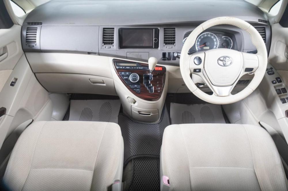 Toyota ISis I Рестайлинг Томск  - изображение 11