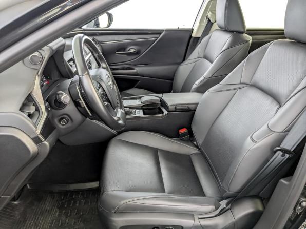 Lexus ES VII с пробегом 2021 года, цена 4 400 000 рублей, 61510 км, седан, Автокод Объявления