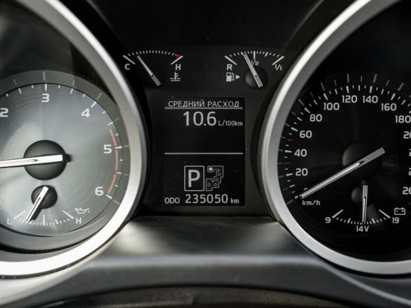 Toyota Land Cruiser 200 Series Рестайлинг 1 с пробегом 2012 года, цена 3 880 000 рублей, 235050 км, внедорожник, Автокод Объявления