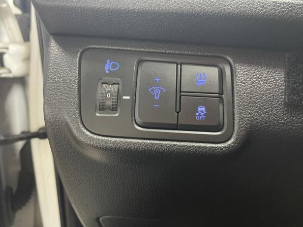 Hyundai Solaris II с пробегом 2018 года, цена 928 000 рублей, 119000 км, седан, Автокод Объявления