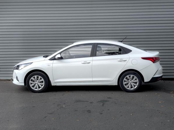 Hyundai Solaris II Рестайлинг с пробегом 2020 года, цена 1 095 000 рублей, 189053 км, седан, Автокод Объявления