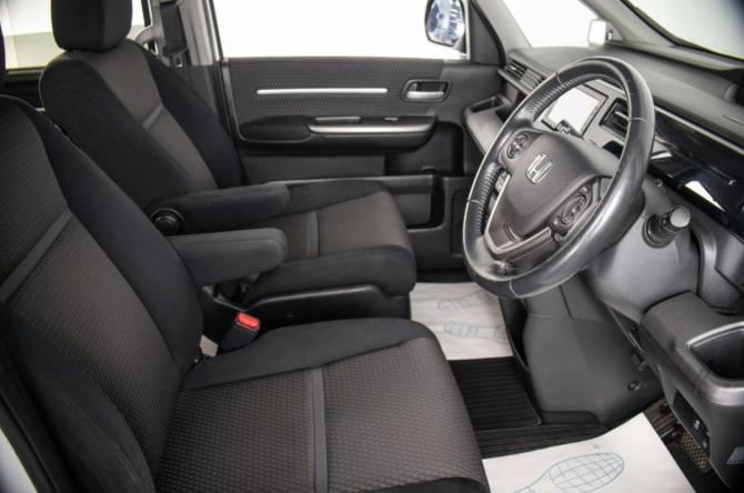 Honda Stepwgn V с пробегом 2015 года, цена 2 149 000 рублей, 126990 км, минивэн, Автокод Объявления