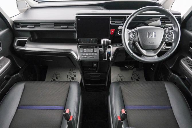 Honda Stepwgn V Рестайлинг с пробегом 2021 года, цена 2 999 000 рублей, 48000 км, минивэн, Автокод Объявления