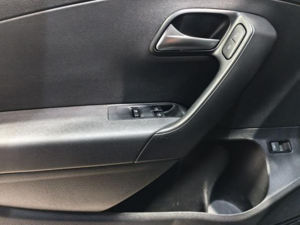 Volkswagen Polo V с пробегом 2015 года, цена 767 000 рублей, 181424 км, седан, Автокод Объявления