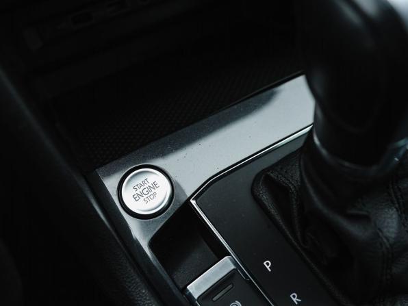 Volkswagen Tiguan II с пробегом 2018 года, цена 2 779 000 рублей, 153055 км, внедорожник, Автокод Объявления