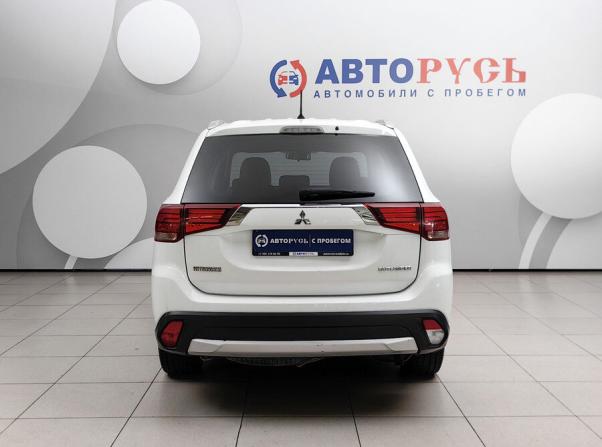 Mitsubishi Outlander III Рестайлинг 2 с пробегом 2015 года, цена 1 425 000 рублей, 221946 км, внедорожник, Автокод Объявления
