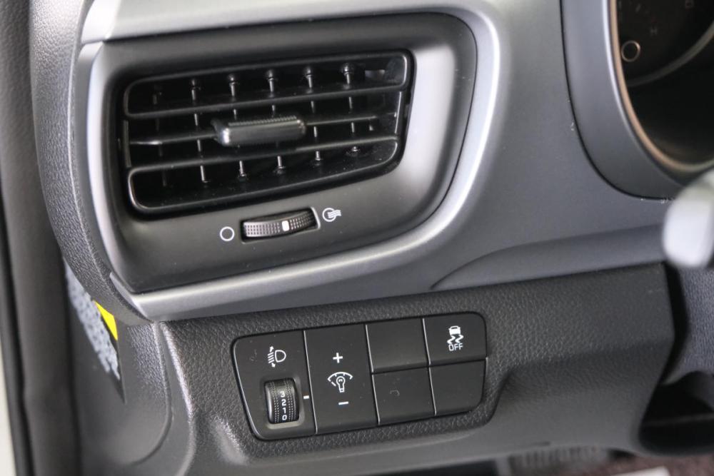 Kia Stonic I Омск  - изображение 10