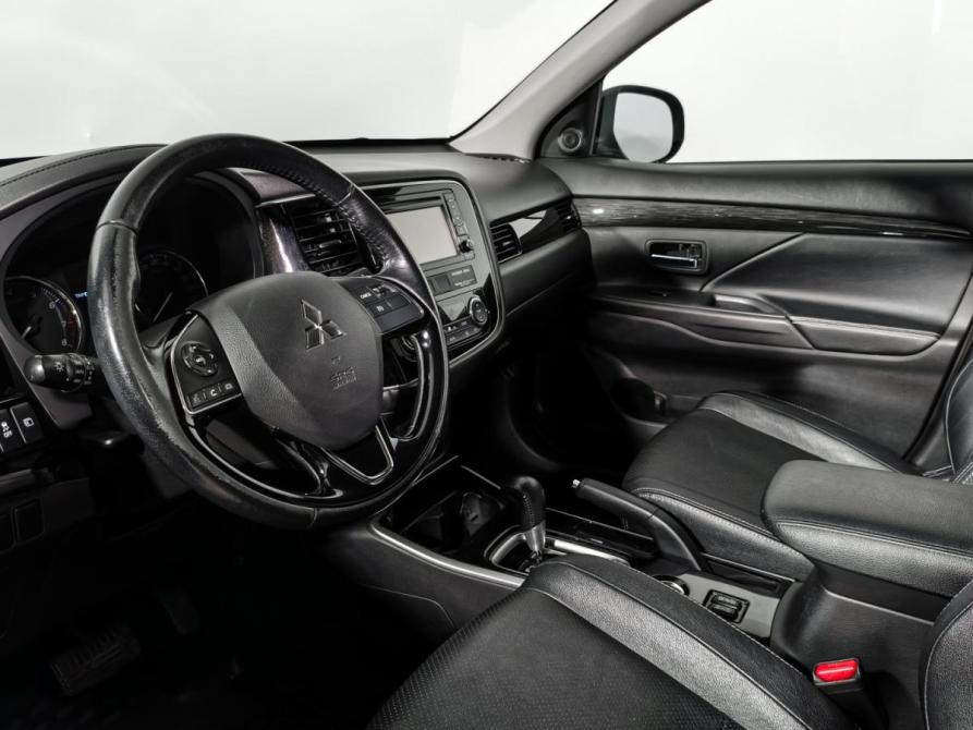 Mitsubishi Outlander III Рестайлинг 2 Санкт-Петербург  - изображение 9