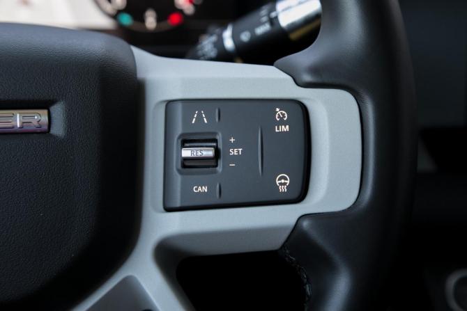 Land Rover Defender II с пробегом 2021 года, цена 7 350 000 рублей, 94510 км, внедорожник, Автокод Объявления