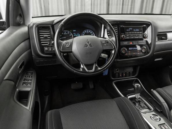 Mitsubishi Outlander III Рестайлинг 2 с пробегом 2017 года, цена 1 890 000 рублей, 142400 км, внедорожник, Автокод Объявления