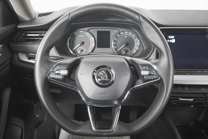 Skoda Octavia IV (A8) с пробегом 2021 года, цена 2 249 000 рублей, 82000 км, лифтбек, Автокод Объявления