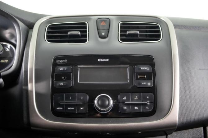 Renault Logan II Рестайлинг с пробегом 2019 года, цена 1 299 000 рублей, 174258 км, седан, Автокод Объявления