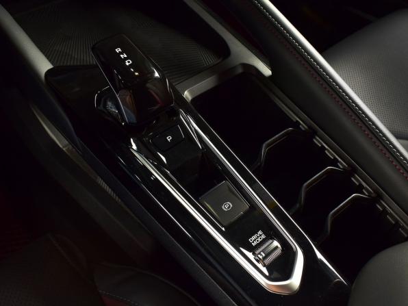 Geely Coolray I Рестайлинг с пробегом 2024 года, цена 2 099 999 рублей, 27069 км, внедорожник, Автокод Объявления