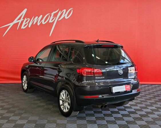 Volkswagen Tiguan I Рестайлинг с пробегом 2016 года, цена 1 599 000 рублей, 98012 км, внедорожник, Автокод Объявления