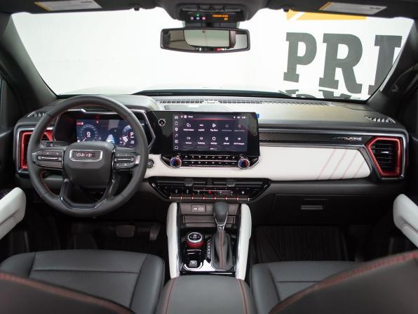 GMC Canyon III с пробегом 2026 года, цена 9 499 000 рублей, 33 км, offers.body_type.unknown, Автокод Объявления
