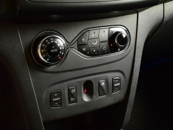 Renault Sandero II с пробегом 2014 года, цена 649 999 рублей, 157254 км, хэтчбек, Автокод Объявления