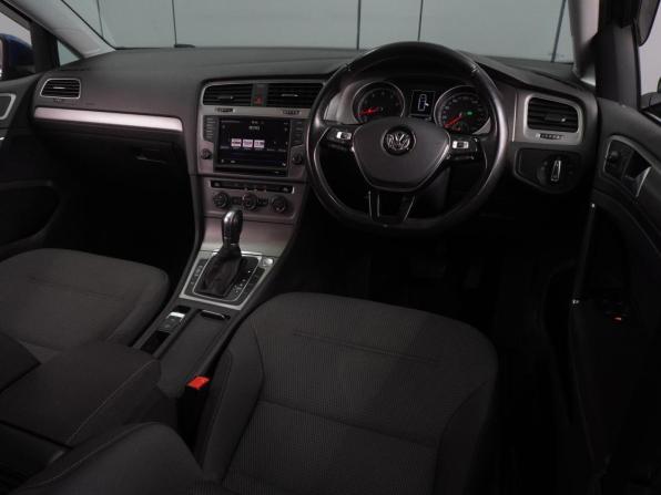 Volkswagen Golf VII Рестайлинг с пробегом 2017 года, цена 1 537 000 рублей, 73433 км, универсал, Автокод Объявления