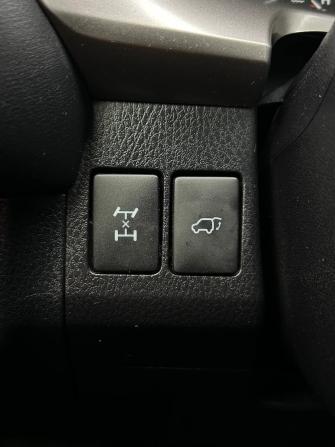 Toyota RAV4 IV (XA40) Рестайлинг с пробегом 2016 года, цена 2 350 000 рублей, 138030 км, внедорожник, Автокод Объявления