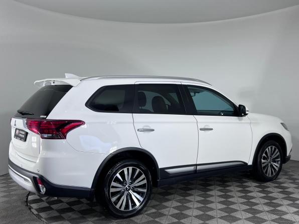 Mitsubishi Outlander III Рестайлинг 3 с пробегом 2020 года, цена 2 620 000 рублей, 63613 км, внедорожник, Автокод Объявления