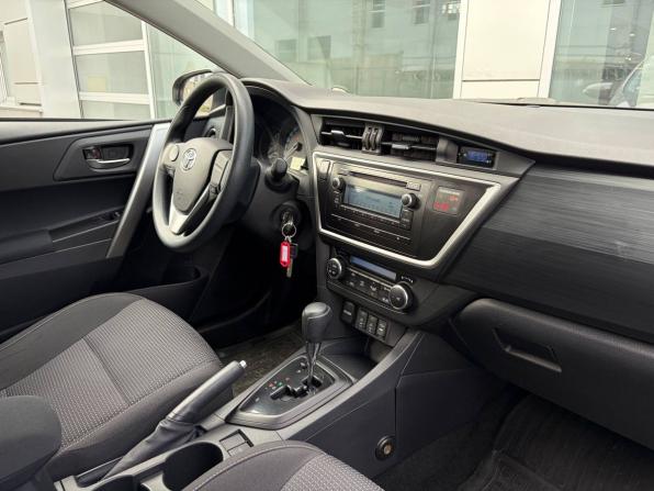Toyota Auris II с пробегом 2013 года, цена 1 295 000 рублей, 90000 км, хэтчбек, Автокод Объявления