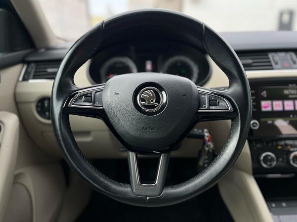 Skoda Octavia III (A7) Рестайлинг с пробегом 2017 года, цена 1 740 000 рублей, 301797 км, универсал, Автокод Объявления