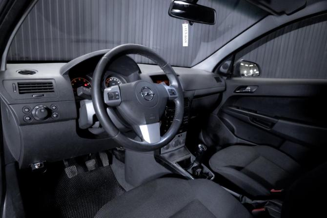 Opel Astra H Рестайлинг с пробегом 2011 года, цена 490 000 рублей, 211942 км, седан, Автокод Объявления