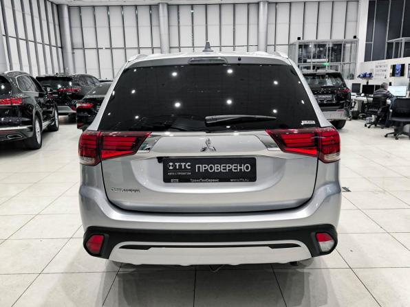 Mitsubishi Outlander III Рестайлинг 3 с пробегом 2021 года, цена 2 700 000 рублей, 63232 км, внедорожник, Автокод Объявления