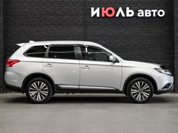 Mitsubishi Outlander III Рестайлинг 3 с пробегом 2019 года, цена 2 090 000 рублей, 118599 км, внедорожник, Автокод Объявления