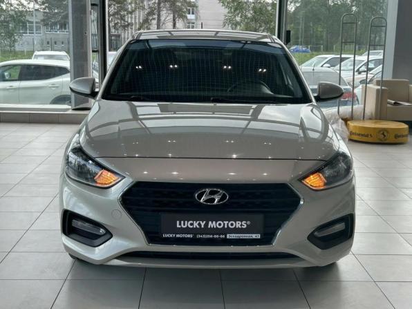 Hyundai Solaris II с пробегом 2018 года, цена 1 295 000 рублей, 80432 км, седан, Автокод Объявления