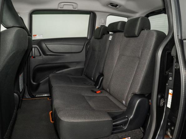 Toyota Sienta II Рестайлинг с пробегом 2018 года, цена 1 650 500 рублей, 40138 км, компактвэн, Автокод Объявления
