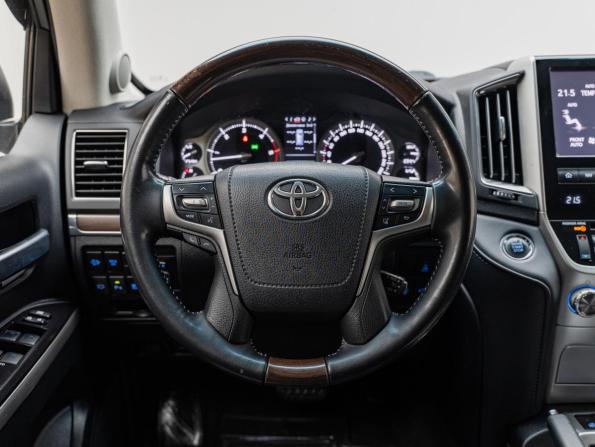 Toyota Land Cruiser 200 Series Рестайлинг 2 с пробегом 2020 года, цена 6 990 000 рублей, 128869 км, внедорожник, Автокод Объявления