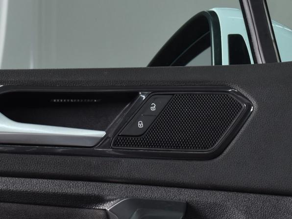 Volkswagen Tiguan II с пробегом 2018 года, цена 2 524 995 рублей, 143000 км, внедорожник, Автокод Объявления
