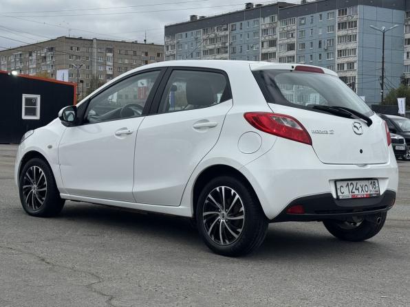 Mazda 2 II Рестайлинг (DE2) с пробегом 2011 года, цена 799 000 рублей, 90700 км, хэтчбек, Автокод Объявления