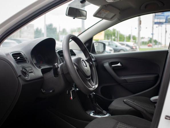 Volkswagen Polo V Рестайлинг с пробегом 2016 года, цена 800 000 рублей, 245125 км, седан, Автокод Объявления