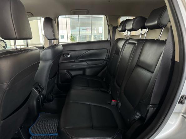 Mitsubishi Outlander III Рестайлинг 3 с пробегом 2018 года, цена 2 335 000 рублей, 99359 км, внедорожник, Автокод Объявления