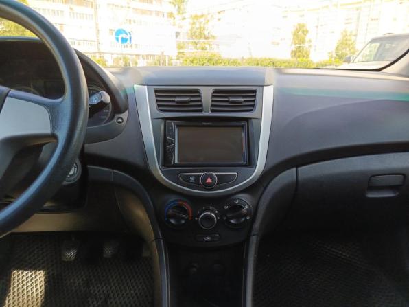 Hyundai Solaris I Рестайлинг с пробегом 2016 года, цена 880 000 рублей, 124697 км, хэтчбек, Автокод Объявления
