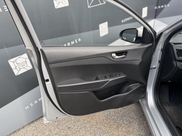 Hyundai Solaris II Рестайлинг с пробегом 2021 года, цена 1 589 000 рублей, 111941 км, седан, Автокод Объявления