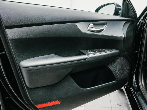 Kia Cerato IV Рестайлинг с пробегом 2021 года, цена 1 768 000 рублей, 43943 км, седан, Автокод Объявления
