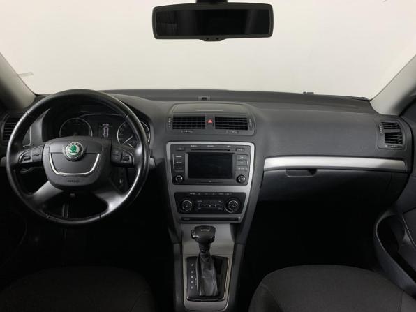 Skoda Octavia II (A5) Рестайлинг с пробегом 2012 года, цена 1 042 000 рублей, 110726 км, лифтбек, Автокод Объявления