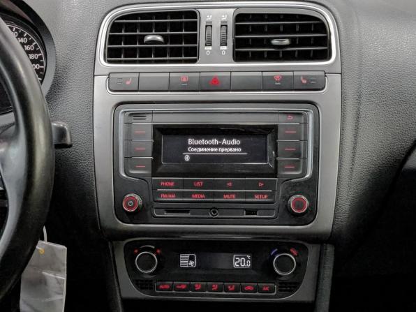 Volkswagen Polo V Рестайлинг с пробегом 2018 года, цена 1 310 000 рублей, 74114 км, седан, Автокод Объявления