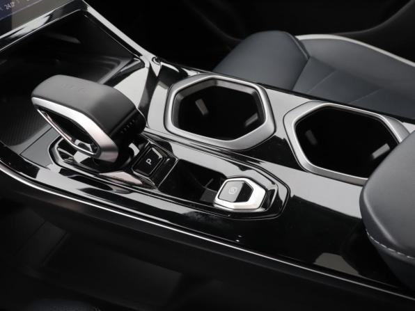 Geely Atlas II с пробегом 2024 года, цена 2 870 000 рублей, 20764 км, внедорожник, Автокод Объявления