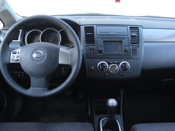 Nissan Tiida I Рестайлинг с пробегом 2011 года, цена 835 000 рублей, 112387 км, хэтчбек, Автокод Объявления