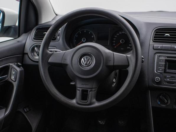Volkswagen Polo V с пробегом 2013 года, цена 650 000 рублей, 137860 км, седан, Автокод Объявления